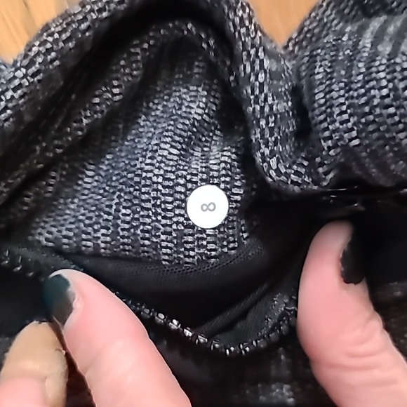 LULULEMON full zip warm up jacket. Size 8 - Picture 2 of 6